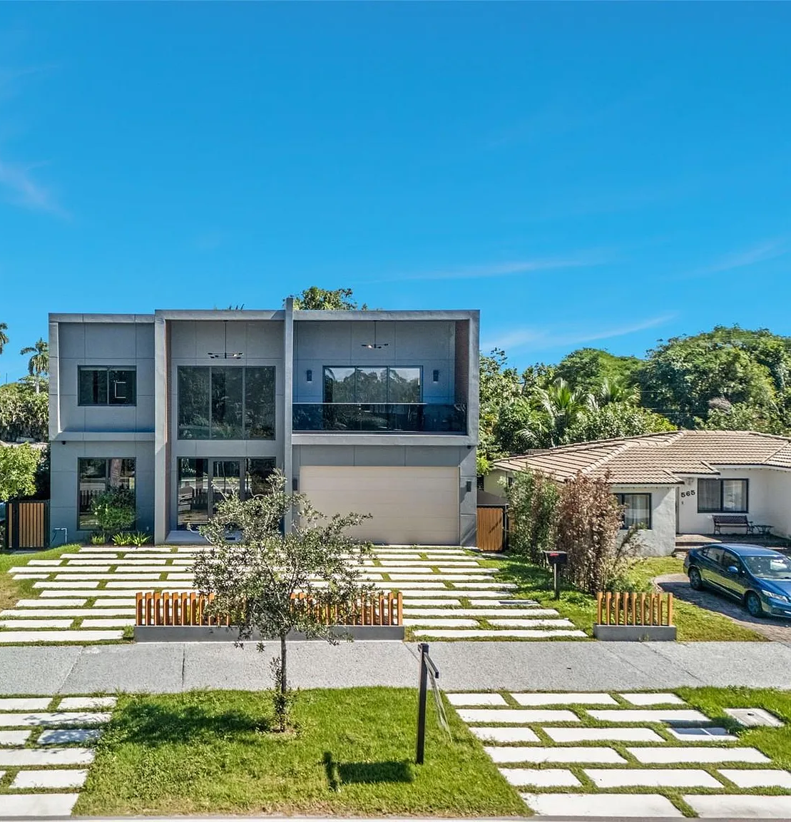 549 East Drive