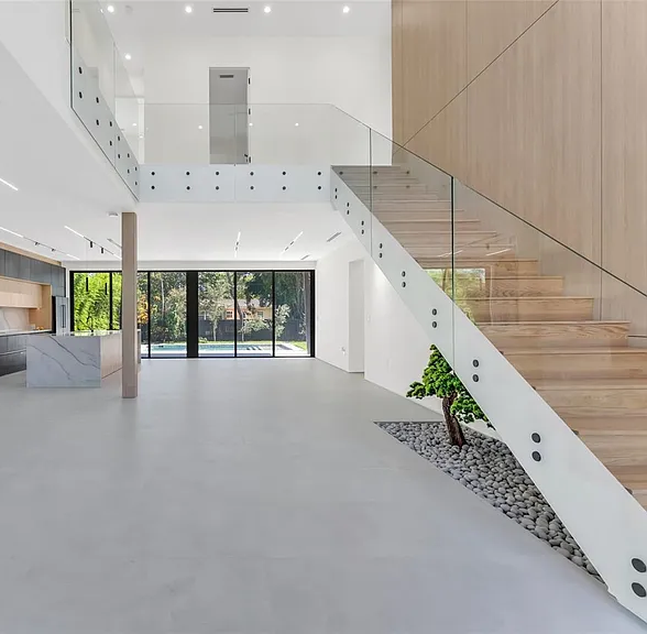 549 East Drive: a milestone in Miami Springs. — project details